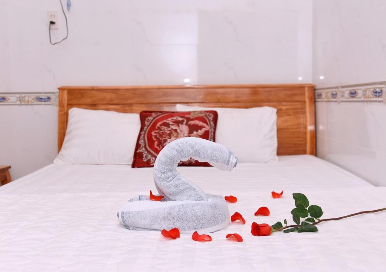 Nha Nghi Hoa Muoi Gio Hotel Tan Tao Luaran gambar